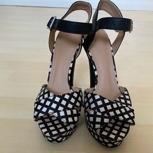 Forever 21 Strappy Heels - Black & White size 7.5